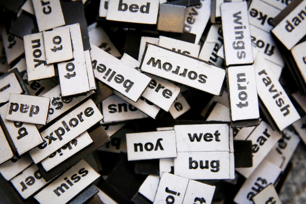 bunch of scattered word tags in pile